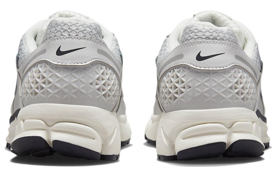 Nike Air Zoom Vomero 5 ' Dust Metallic Silver' ăWomenă - Image 5